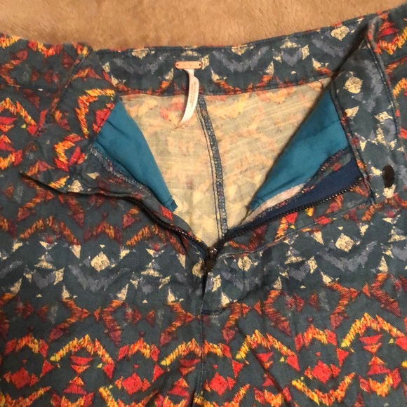Free people shorts size 8 - Picture 4 of 6